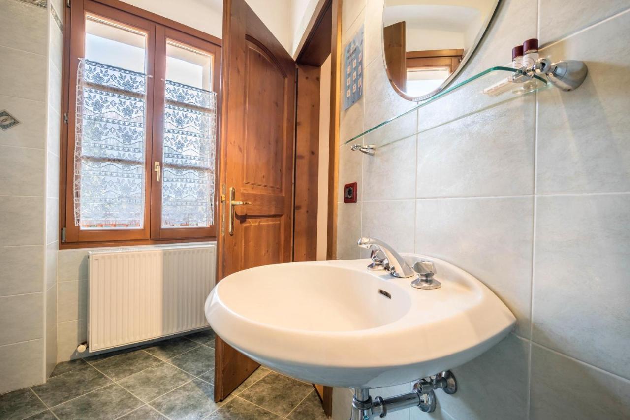 Residence Lena App 1 With Balcony Tenno Εξωτερικό φωτογραφία